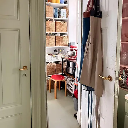 Historic Flat From The 1850s In Frederiksberg *