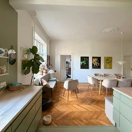 Lejlighed Historic Flat From The 1850s In Frederiksberg København