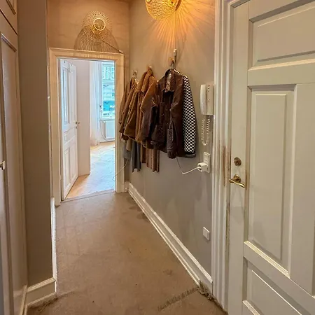 Lejlighed Historic Flat From The 1850s In Frederiksberg *